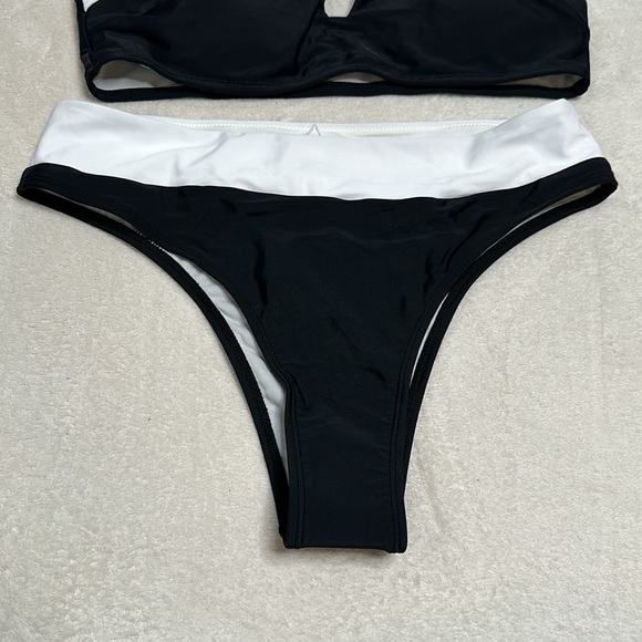 New! Black/White Colorblock Wrap Top & Extra Cheeky Bikini Swimsuit Size Large‎ - Picture 4 of 12